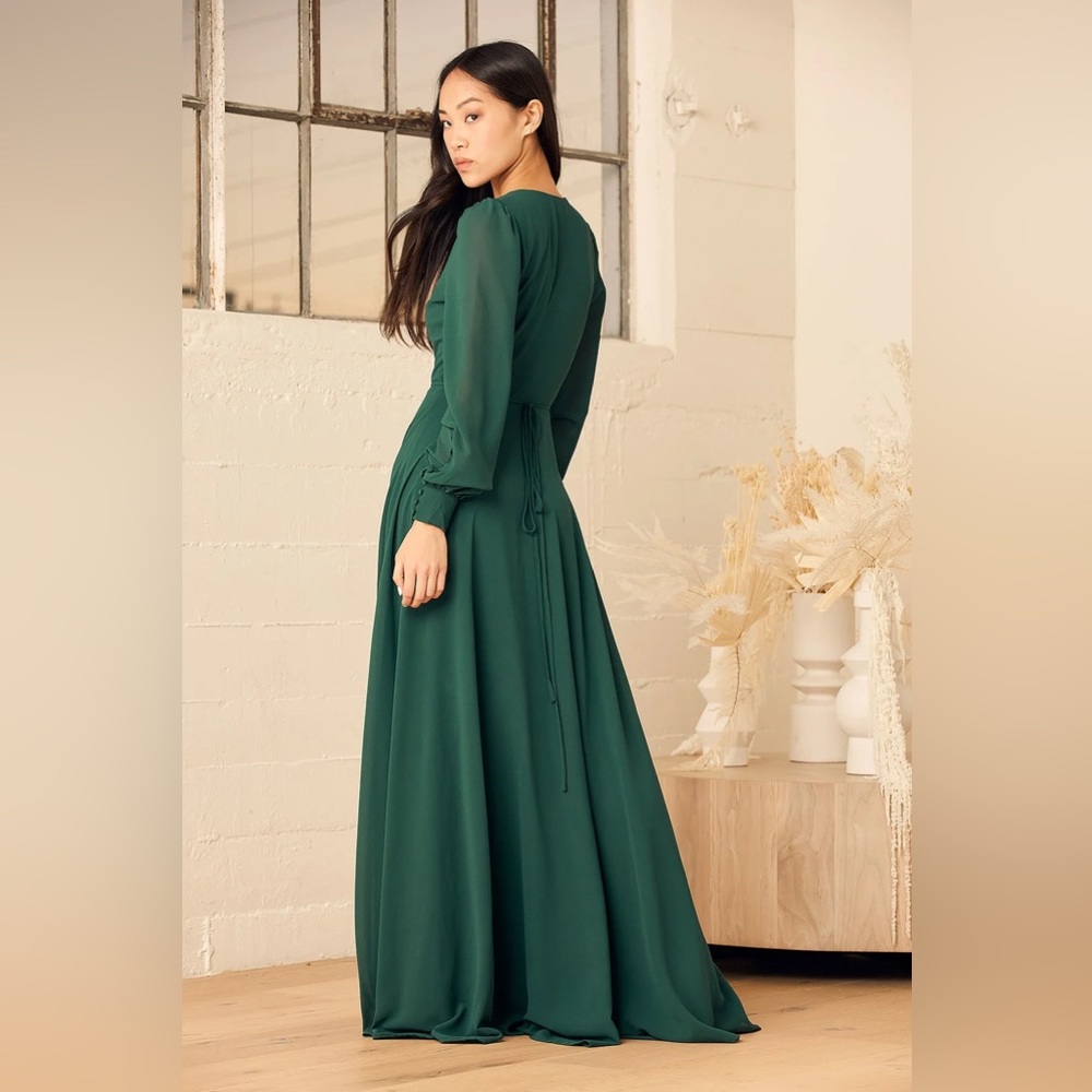 Lulus Green long sleeve maxi dress